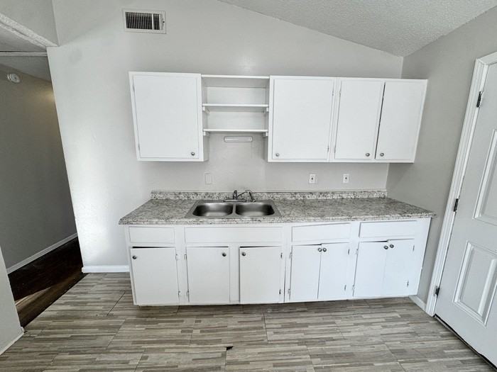 3462 Mark Twain St - Photo 7 of 19