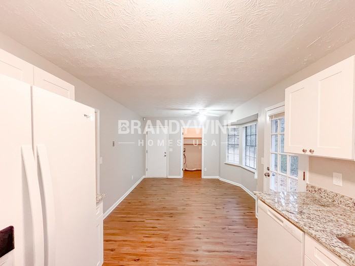 5063 Springtree Ct - Photo 5 of 27