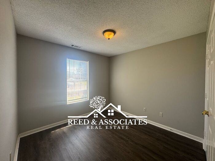 4355 Cleopatra Dr - Photo 7 of 10