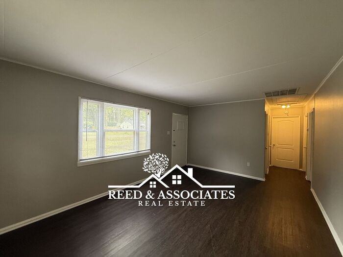 7749 Admiral Rd - Photo 4 of 11