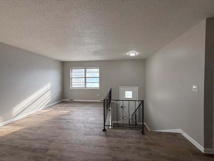 7310 Hartford Dr - Photo 3 of 3