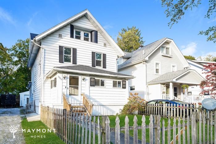 1029 Bloomfield Ave - Photo 2 of 16