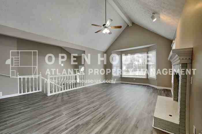 2261 Byron Ct Sw - Photo 5 of 21