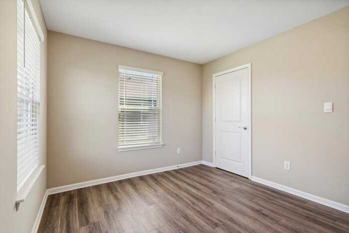 565 Marsh Aster Dr - Photo 5 of 34