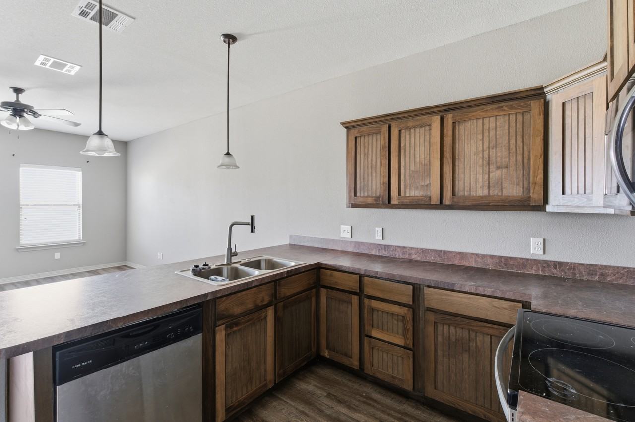 101 101 W Capps Street - AMOVE IN 7/14 #A - Photo 5 of 43