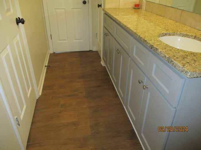 1007 Michigan St - Photo 7 of 10