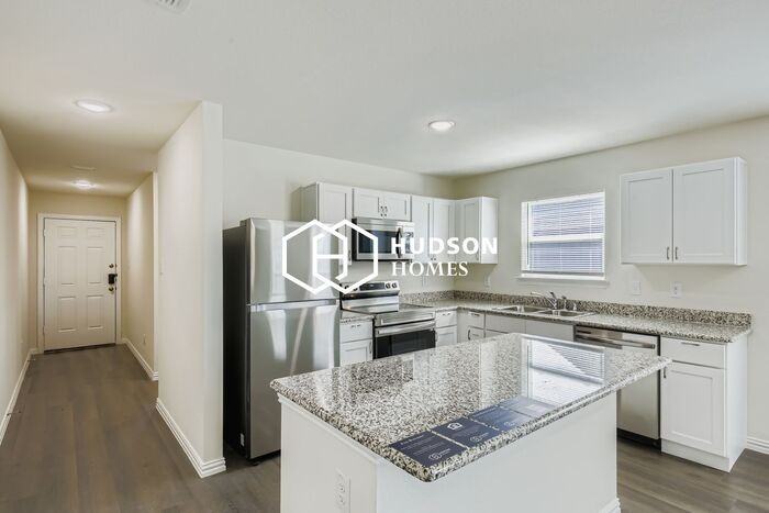 416 Bobbie St - Photo 4 of 14