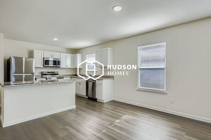 416 Bobbie St - Photo 5 of 14