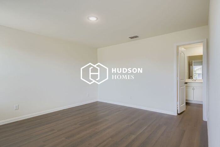 416 Bobbie St - Photo 6 of 14