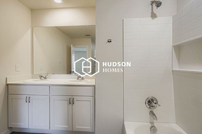 416 Bobbie St - Photo 7 of 14