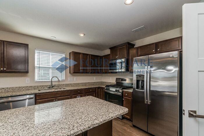 8621 Kenridge Ln - Photo 5 of 22