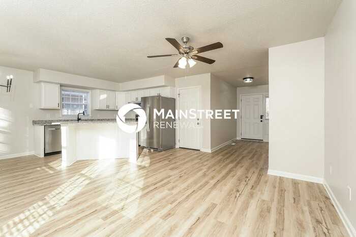 148 Garland St - Photo 4 of 18