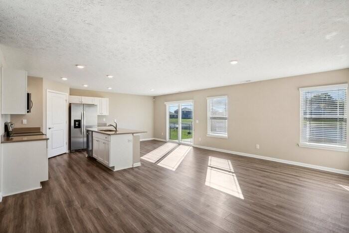 756 Amy Dr - Photo 4 of 22