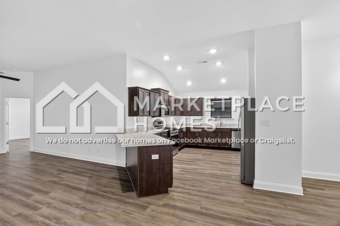 3430 Oodie Ln - Photo 4 of 32