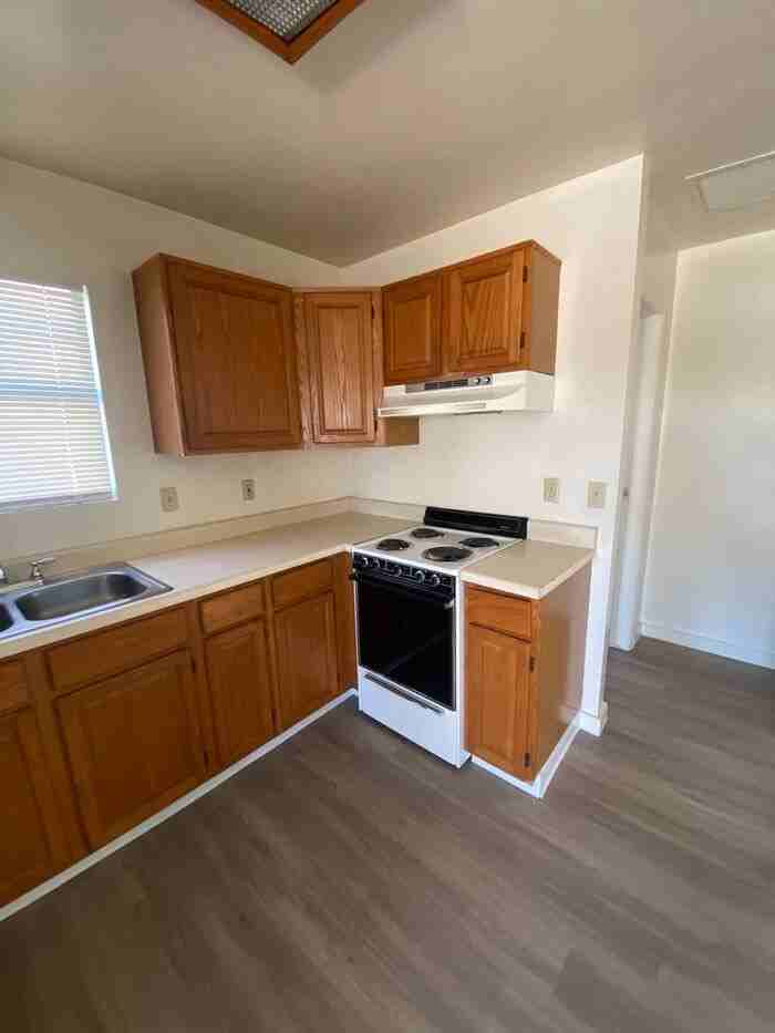 1416 E Linden St #2 - Photo 4 of 18