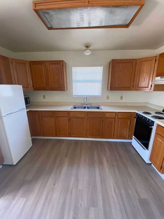 1416 E Linden St #2 - Photo 5 of 18