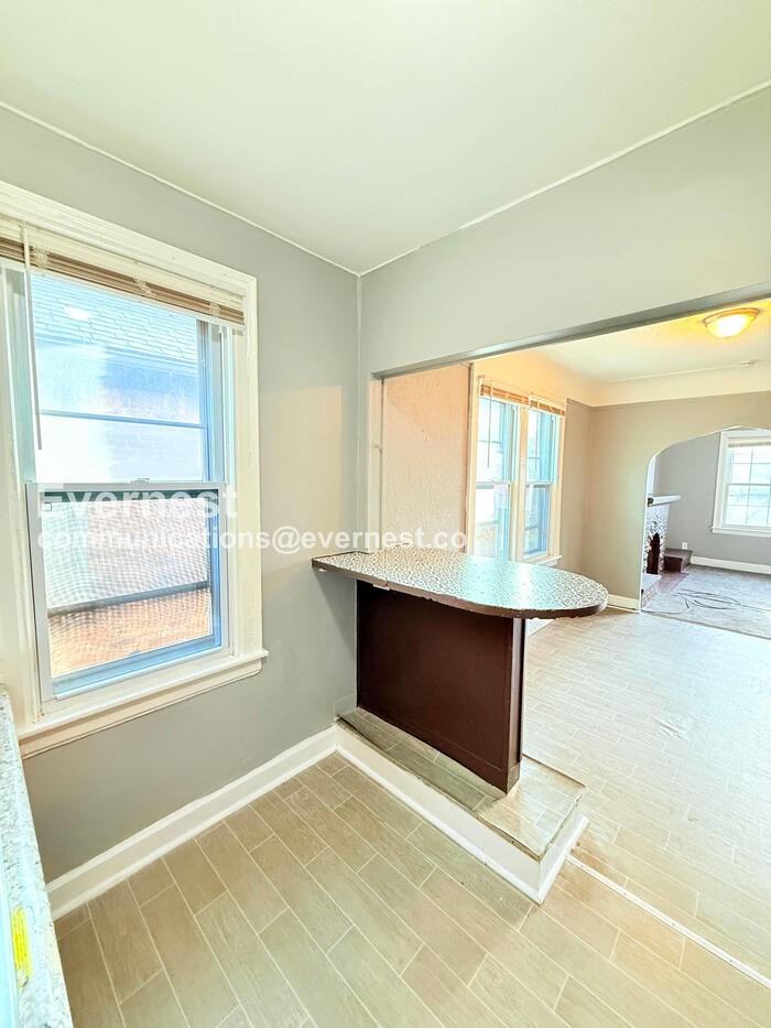 4066 Tyler St #2E - Photo 6 of 26