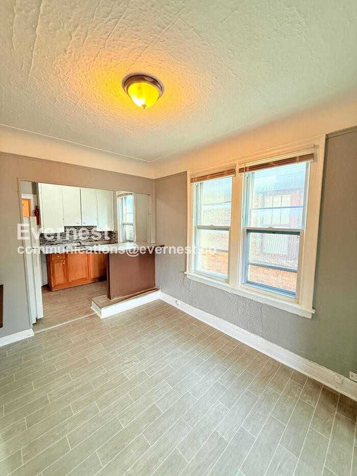 4066 Tyler St #2E - Photo 7 of 26