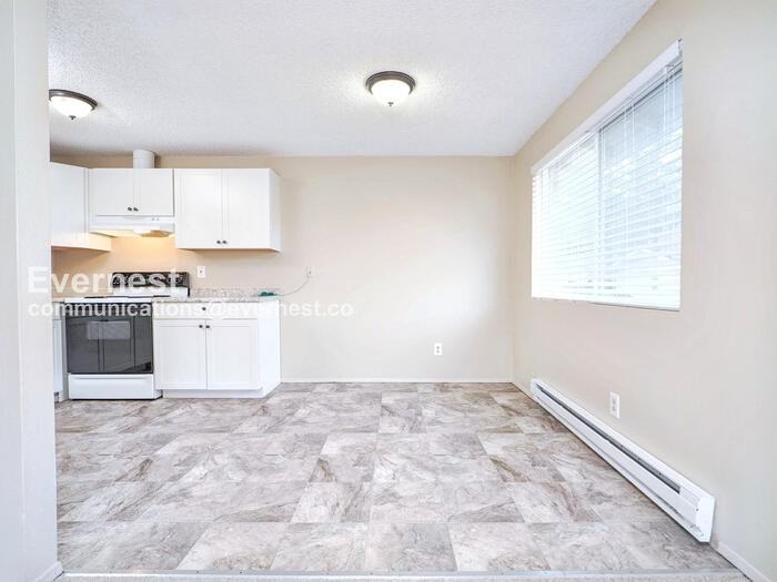 301 E 2nd St - Photo 3 of 16