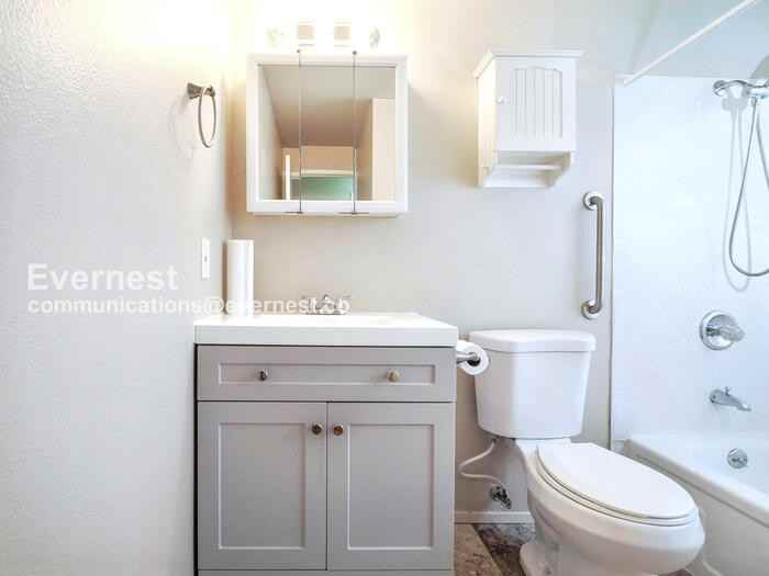 301 E 2nd St - Photo 7 of 16