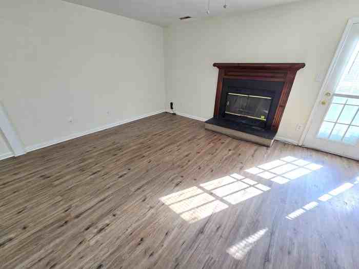 5221 Johnstown Ln - Photo 6 of 26