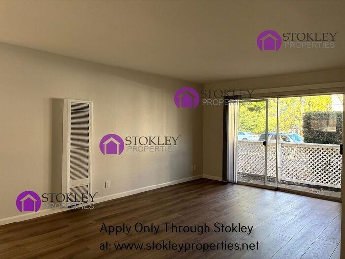 922 Ferry St #2 - Photo 2 of 9