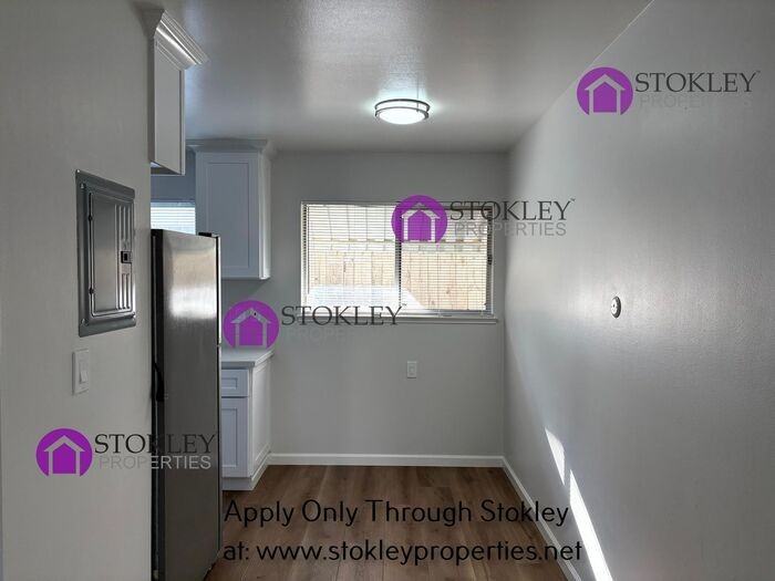 922 Ferry St #2 - Photo 4 of 9