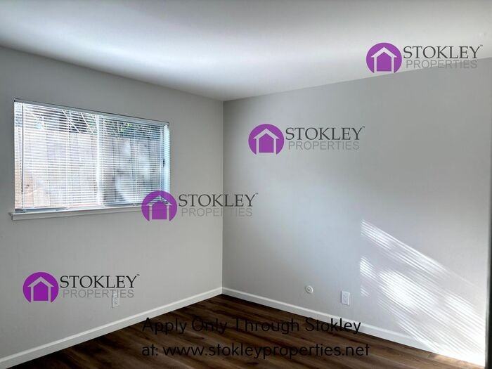 922 Ferry St #2 - Photo 7 of 9