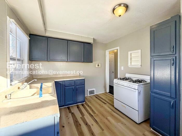 18559 Mackay St - Photo 2 of 17