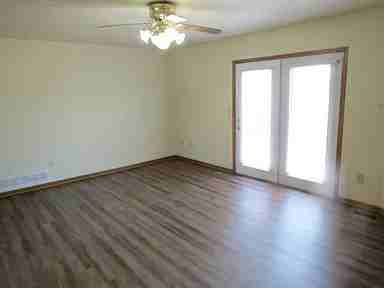 2129 Brett Ct - Photo 2 of 16