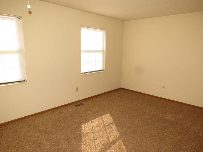 2129 Brett Ct - Photo 6 of 16