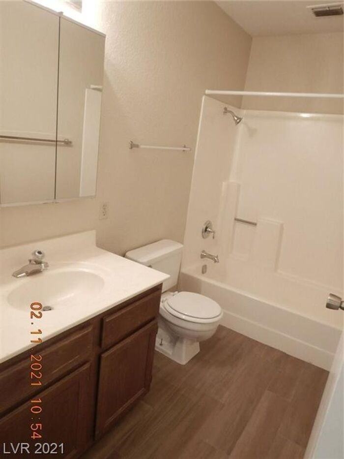 1013 Neil Armstrong Cir - Photo 4 of 27