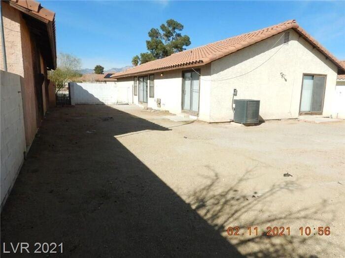 1013 Neil Armstrong Cir - Photo 7 of 27