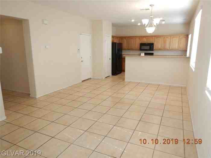 5401 Goldenseal Ct - Photo 7 of 27