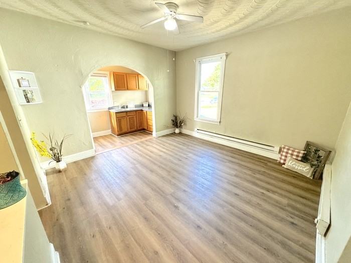 1526 W 40th St #1A - Photo 2 of 20