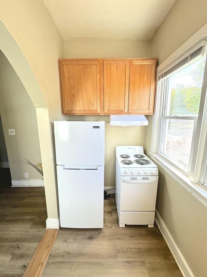 1526 W 40th St #1A - Photo 6 of 20