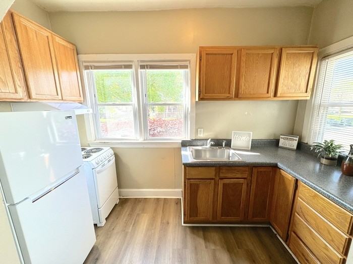 1526 W 40th St #1A - Photo 7 of 20