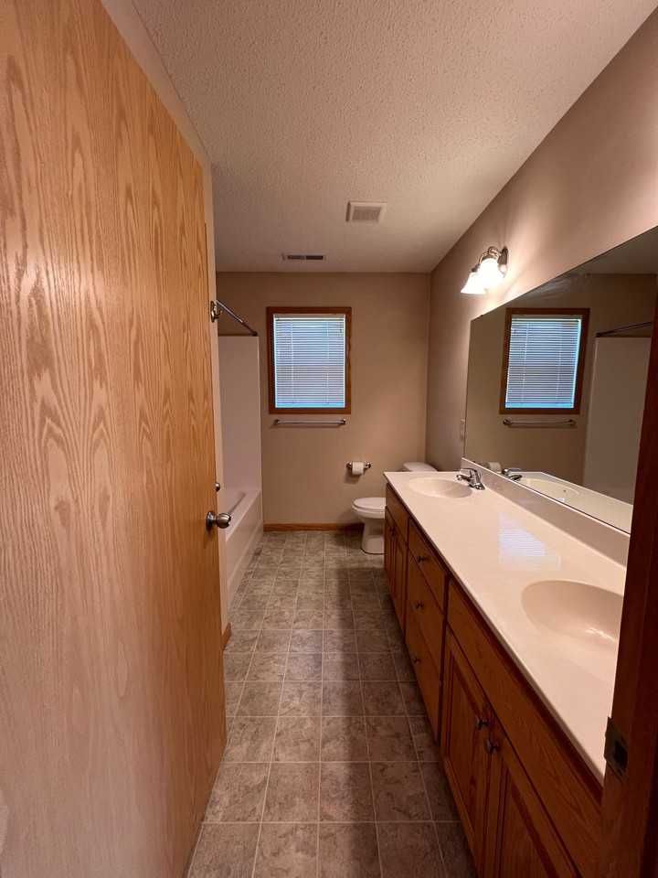 593 West 9th Street #B - Photo 5 of 16