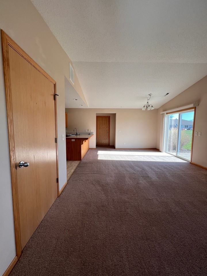 593 West 9th Street #B - Photo 7 of 16