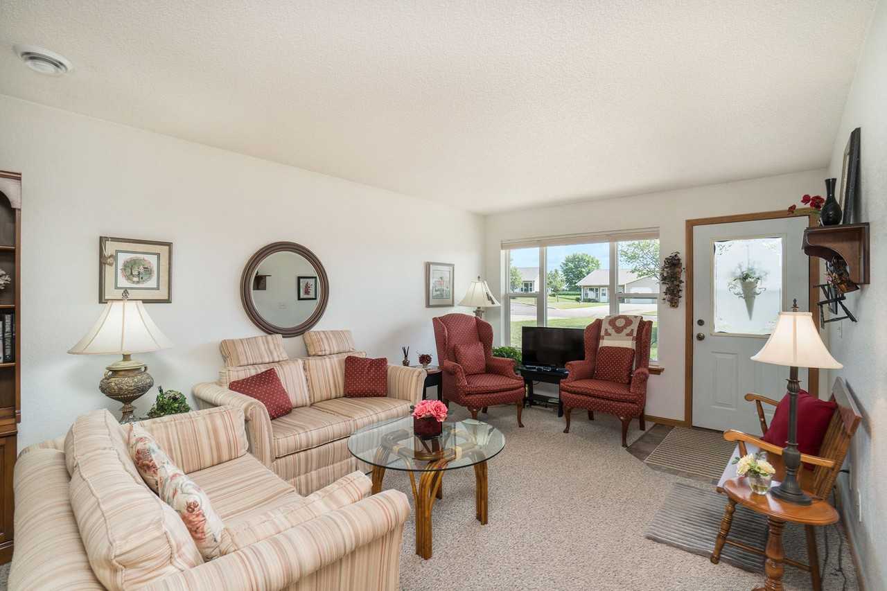 2614 Poetters Cir #2614 - Photo 2 of 9