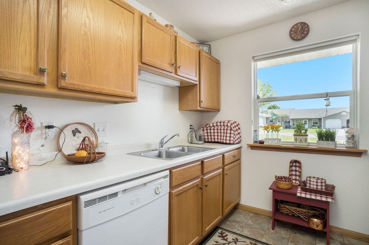 2614 Poetters Cir #2614 - Photo 5 of 9