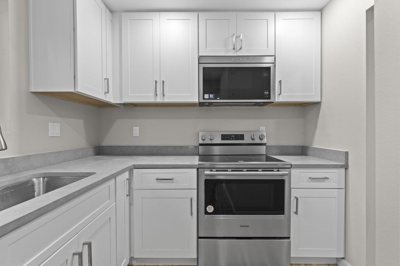 14204 Lake Hills Blvd #A - Photo 3 of 8