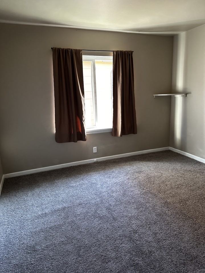 725 Broadwater Ave #725 - Photo 7 of 7