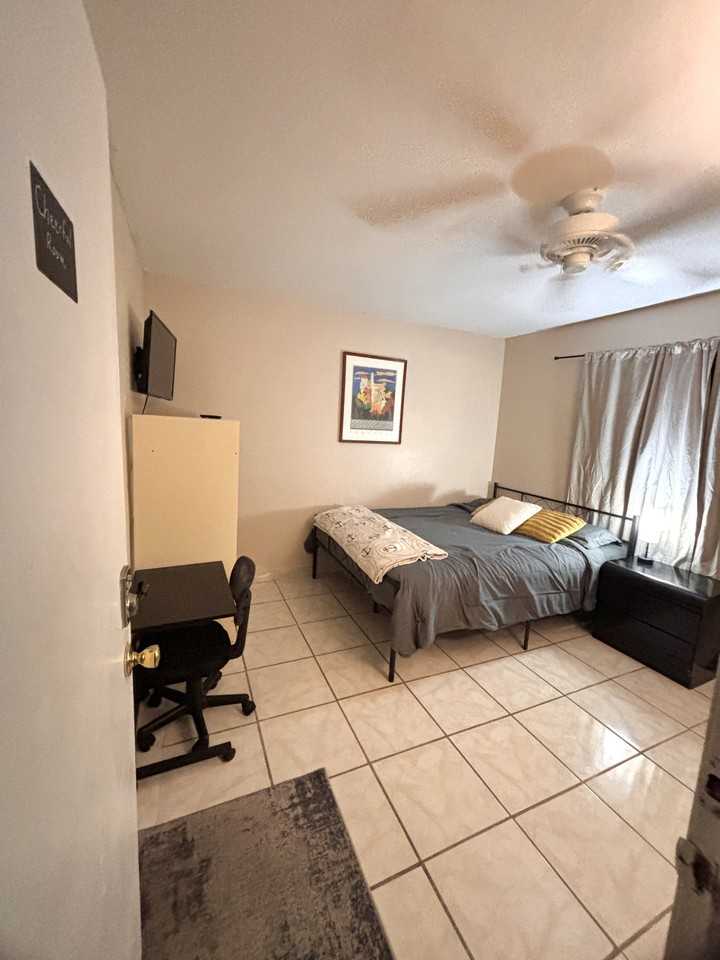 395 Nw 23rd St - Photo 6 of 6