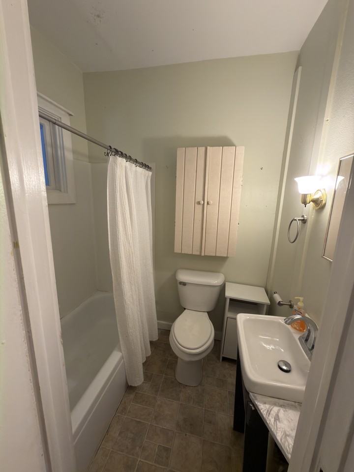 202 Wesley St #NA - Photo 3 of 12