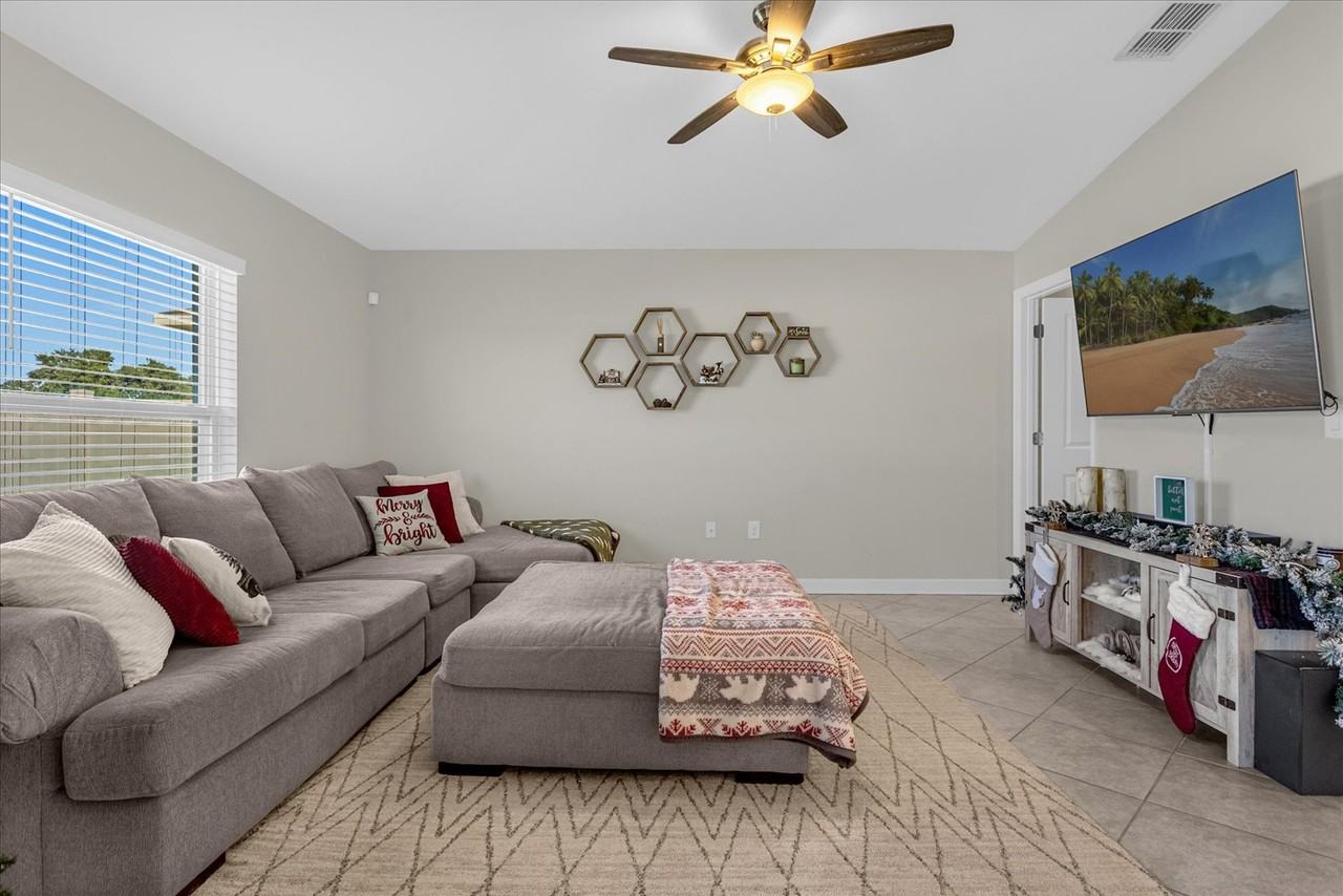 148 Taft Dr #NA - Photo 2 of 18