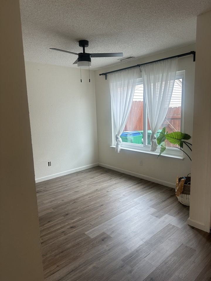 13910 Lear Blvd - Photo 7 of 18