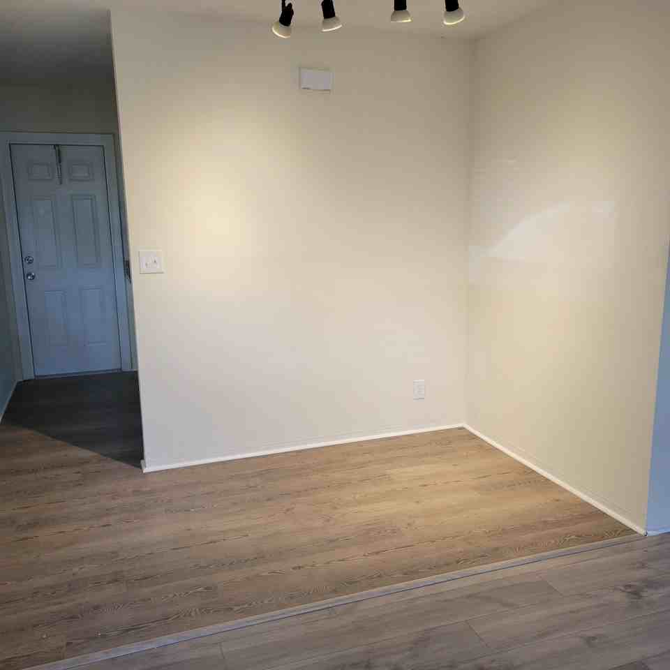 2031 Ne 56th St #1 - Photo 7 of 13