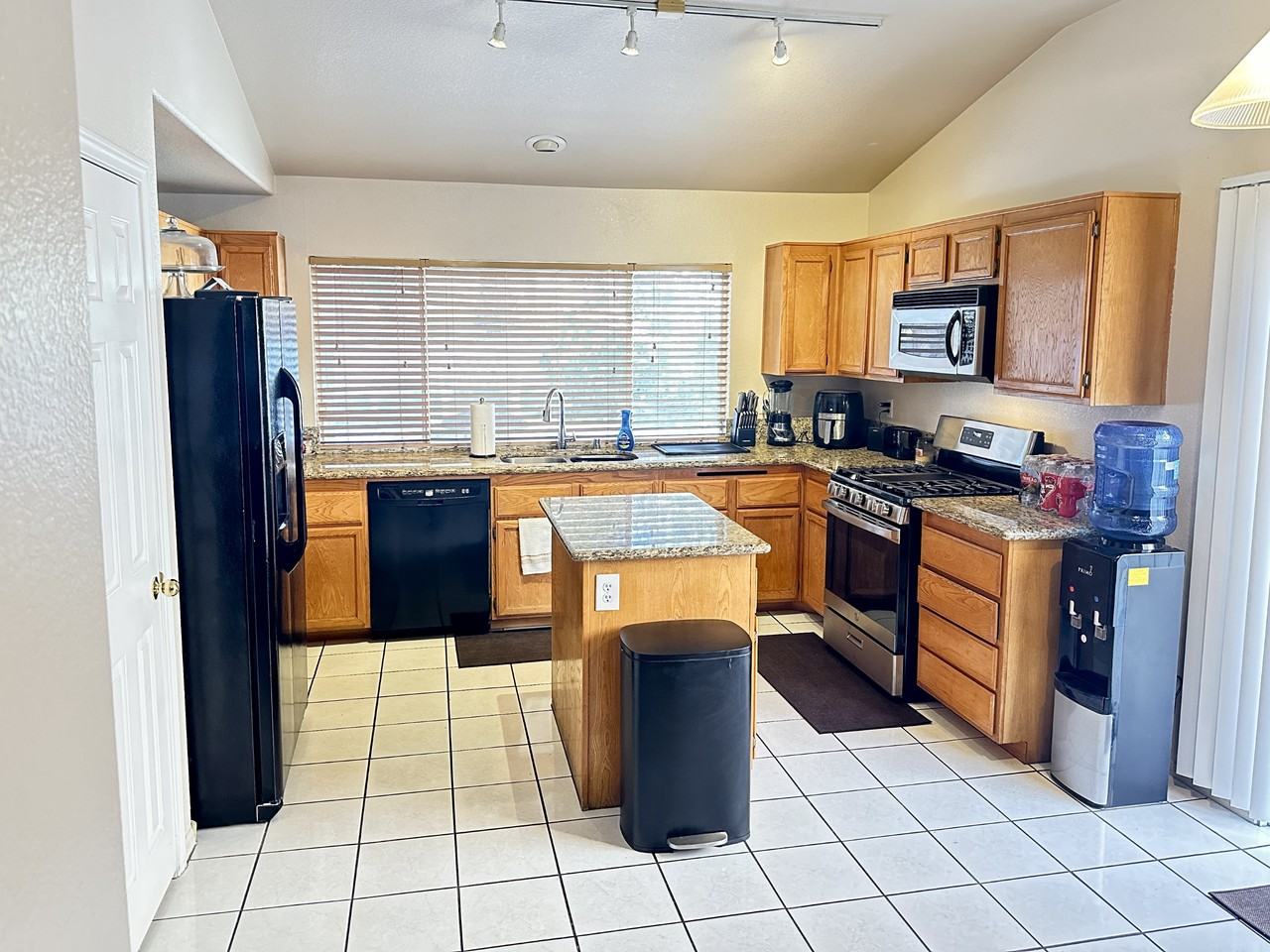 351 Promontory Dr #NA - Photo 6 of 10