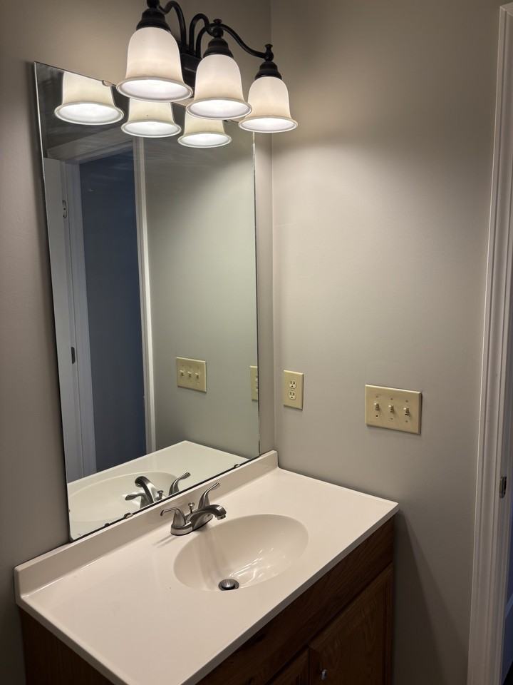 2701 Thackery Rd #27 - Photo 3 of 17